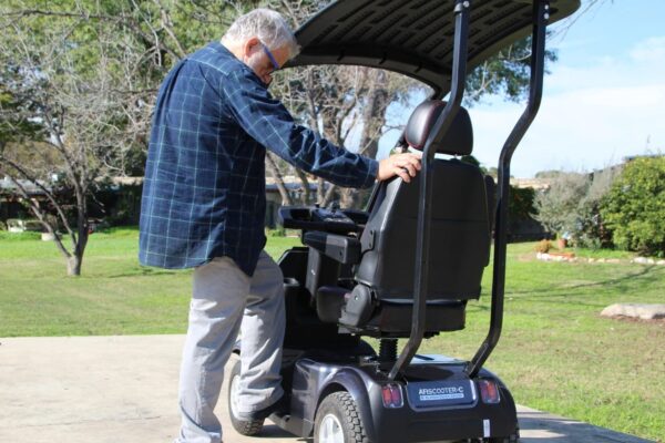 exercitando-se-com-um-scooter-de-mobilidade-01 - Exercitando-se com um Scooter de Mobilidade